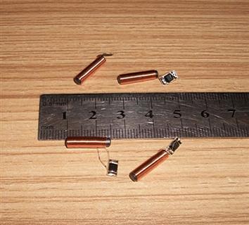 JTRFID15*3.8MM 134.2KHZ低(dī)頻ID可(kě)反複擦寫EM4305芯片圓柱形RFID焊接線圈ID可(kě)讀可(kě)寫芯片